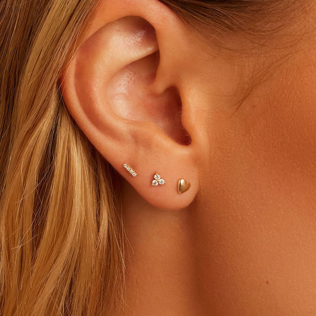 Diamond bar mini studs