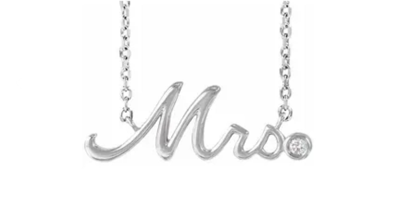 MRS. necklace